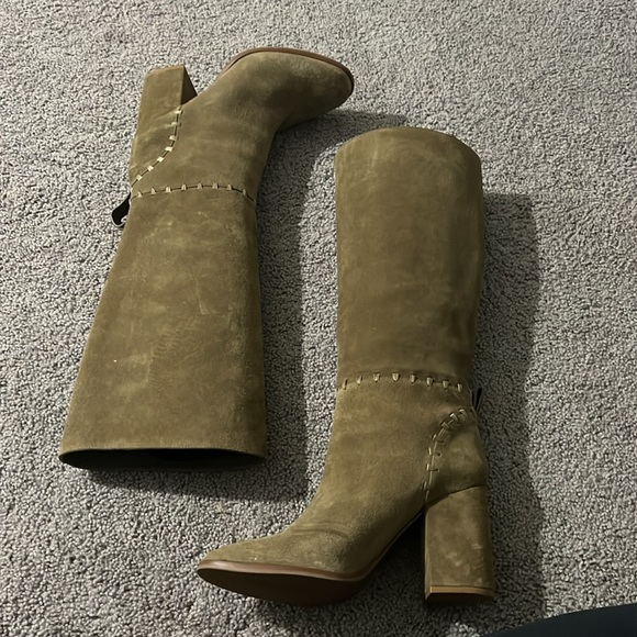 Tory Burch - Picture 3 of 5